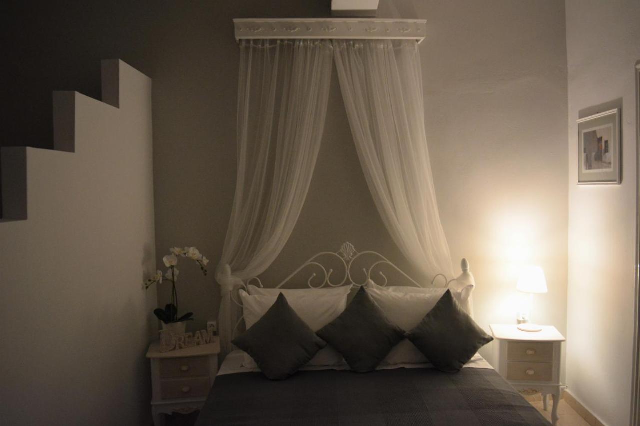 Anezinas Place Daire Perissa  Dış mekan fotoğraf