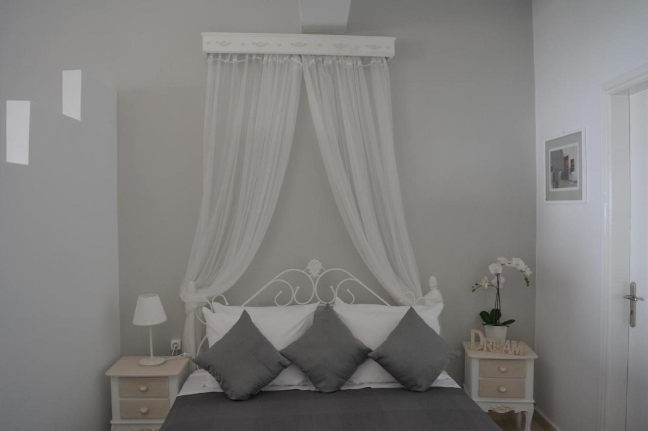 Anezinas Place Daire Perissa  Dış mekan fotoğraf