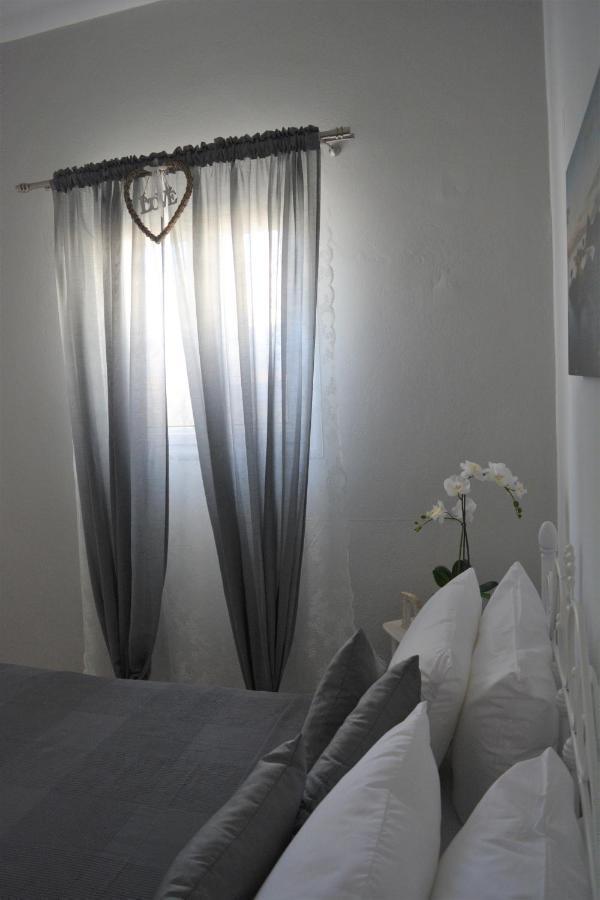 Anezinas Place Daire Perissa  Dış mekan fotoğraf