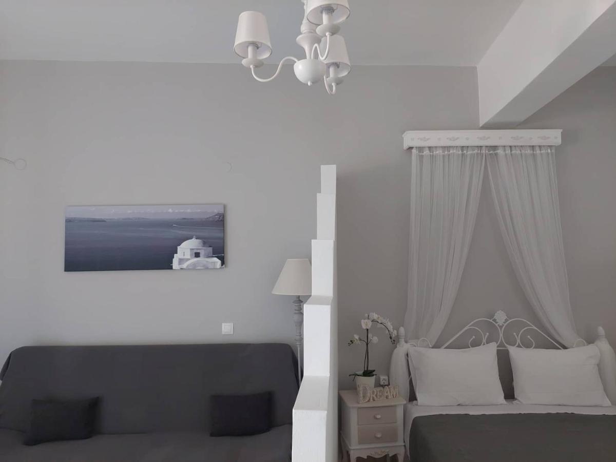 Anezinas Place Daire Perissa  Dış mekan fotoğraf