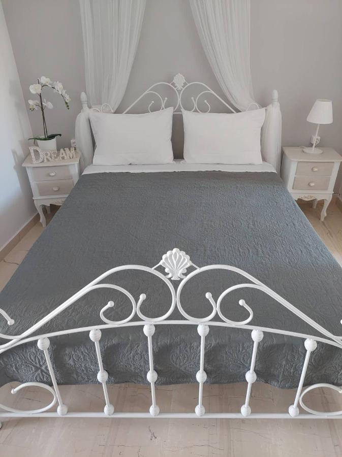 Anezinas Place Daire Perissa  Dış mekan fotoğraf