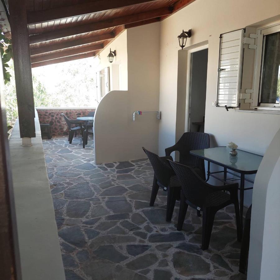 Anezinas Place Daire Perissa  Dış mekan fotoğraf