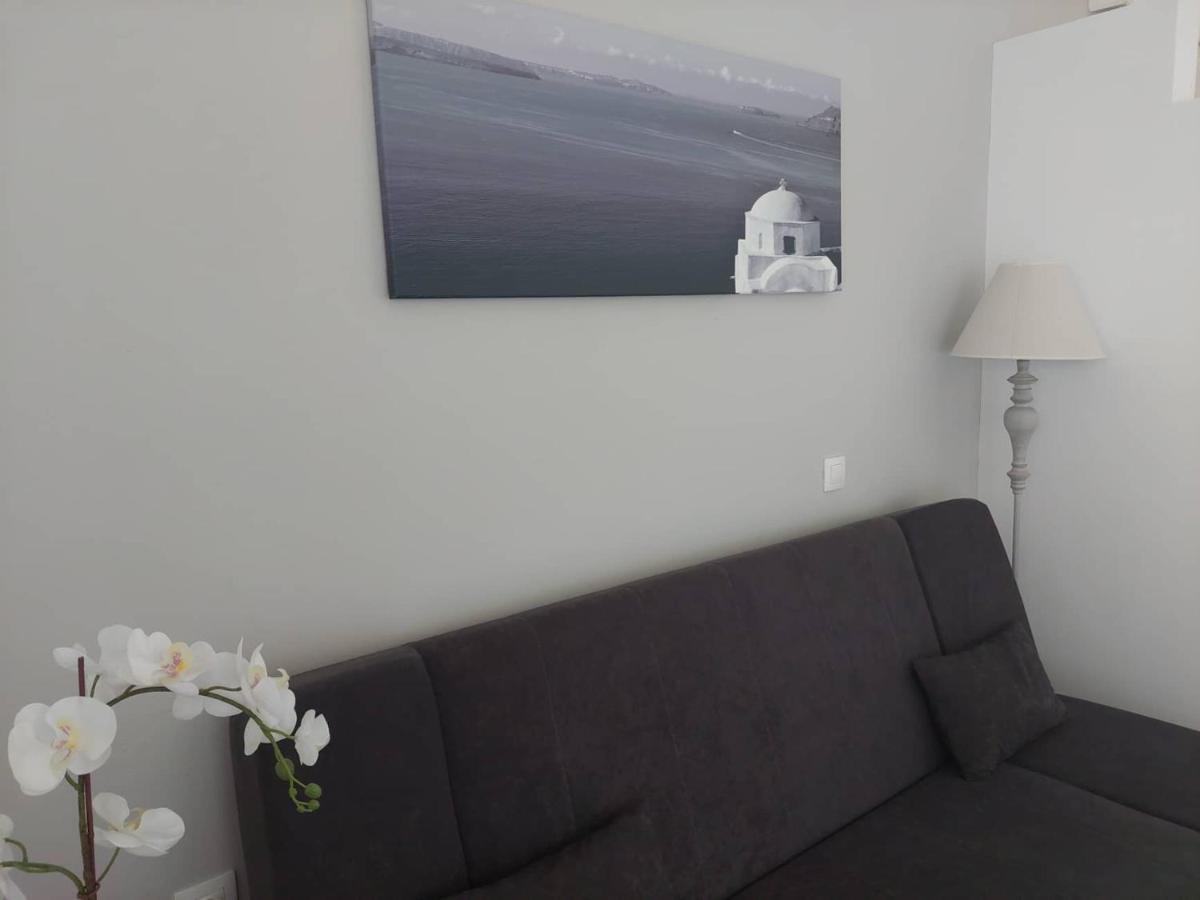 Anezinas Place Daire Perissa  Dış mekan fotoğraf