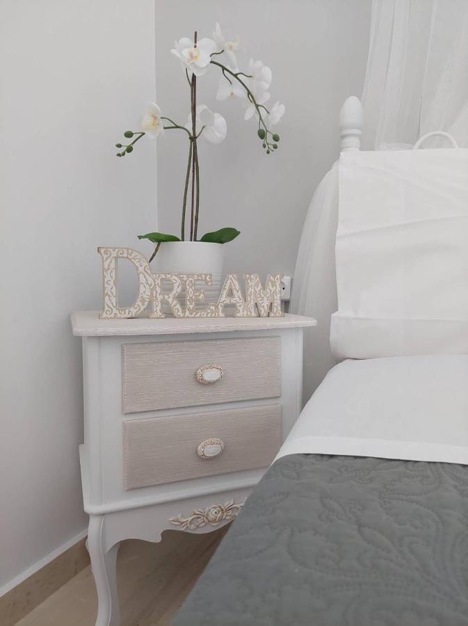 Anezinas Place Daire Perissa  Dış mekan fotoğraf